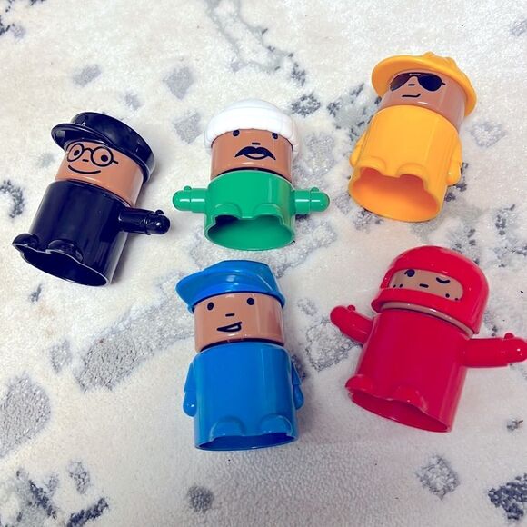 IKEA baby toys Lego 5 persons building - Picture 1 of 3
